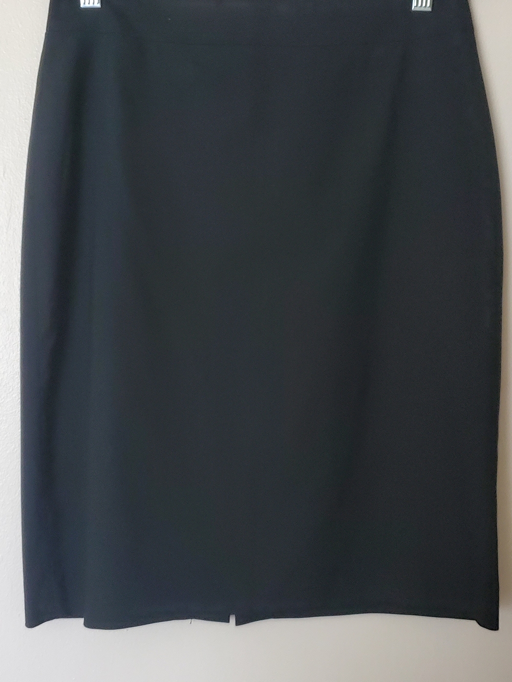 Uniqlo Black Pencil Skirt - Tailored Silhouette